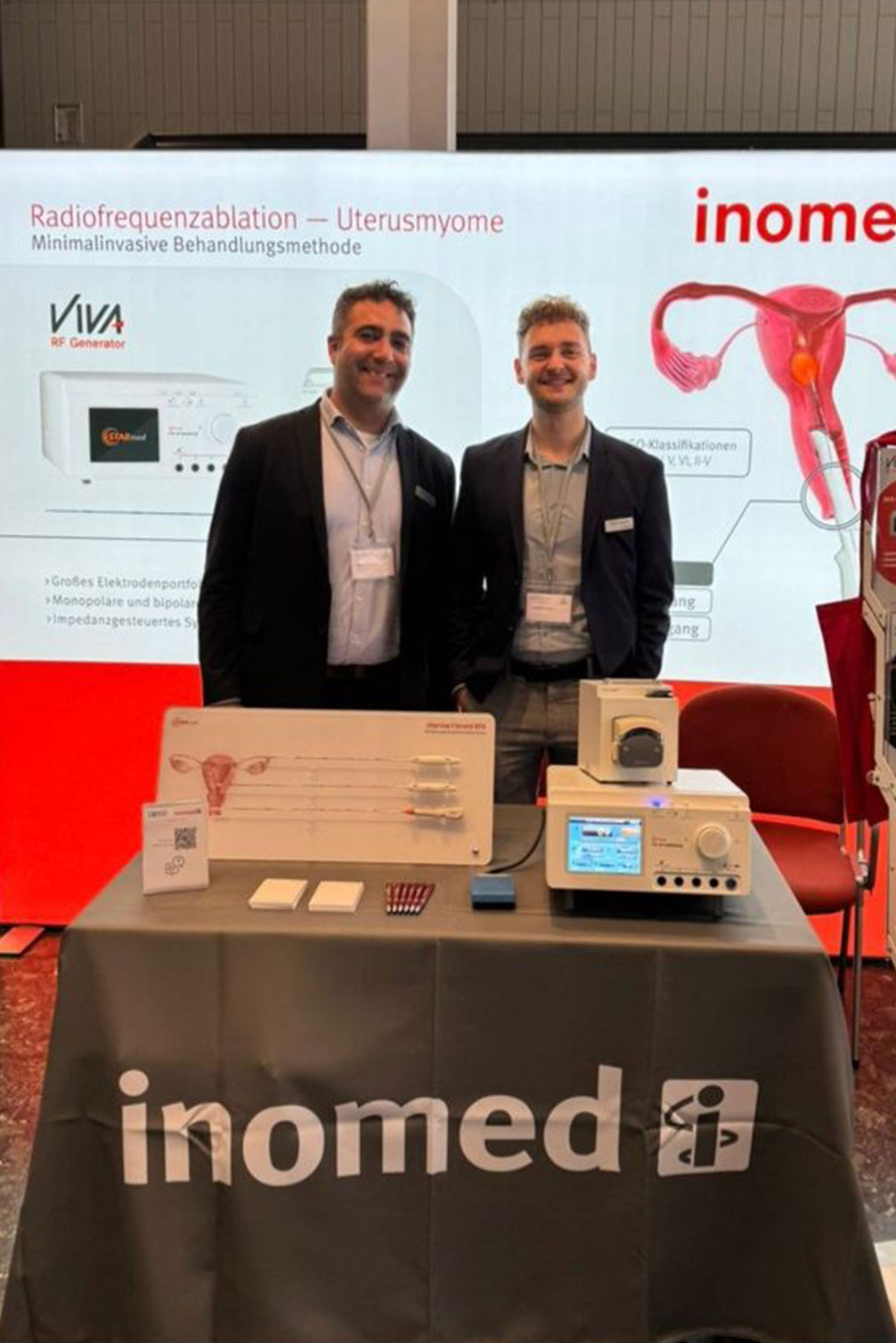 Foto: Kongressstand inomed 25. Kongress der Arbeitsgemeinschaft Gynäkologische Endoskopie e.V.